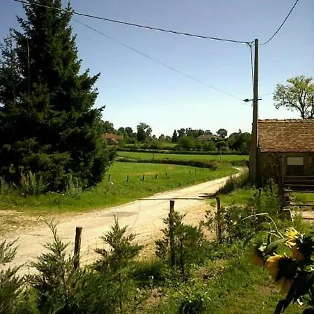 Le Petit Savriere Bed & Breakfast Tronget